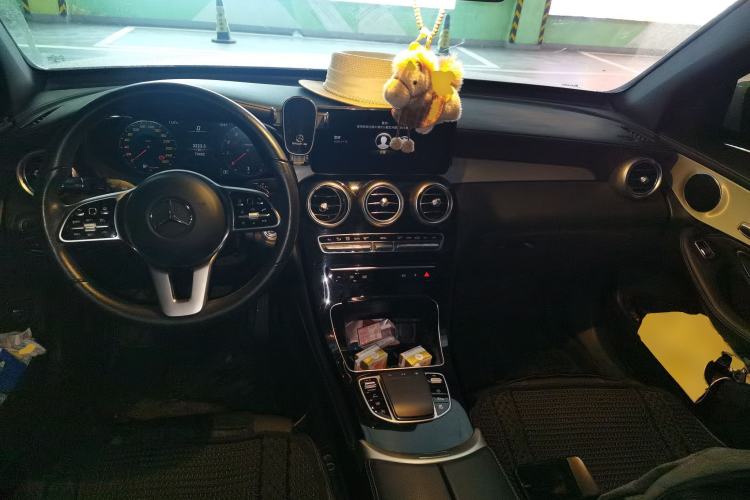 Used Mercedes-Benz GLC 2020 Facelifted GLC 260 L 4MATIC Dynamic Edition Center Console