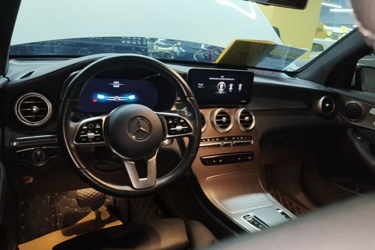 Used Mercedes-Benz GLC 2020 GLC 260 L 4MATIC Luxury Model Center Console