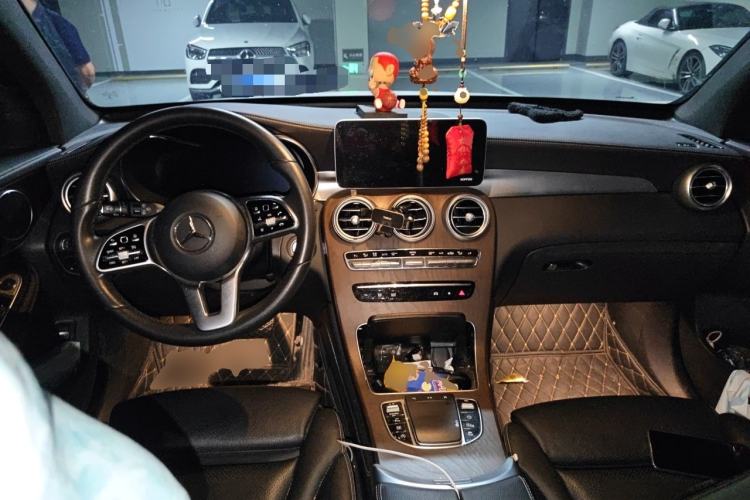 Used Mercedes-Benz GLC 2020 Facelift GLC 300 L 4MATIC Dynamic Edition Center Console
