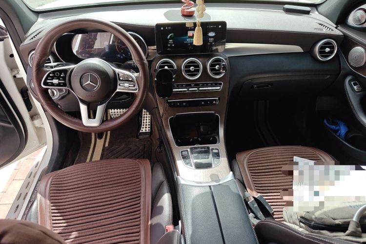 Used Mercedes-Benz GLC 2020 Facelift GLC 300 L 4MATIC Dynamic Edition Center Console