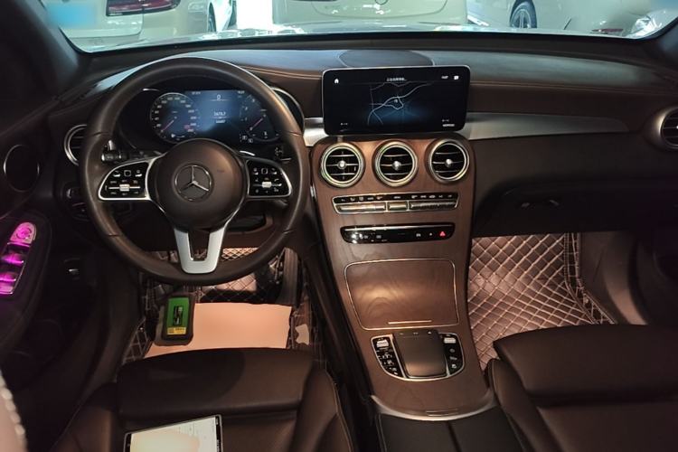 Used Mercedes-Benz GLC 2020 Facelift GLC 260 L 4MATIC Luxury Edition Center Console