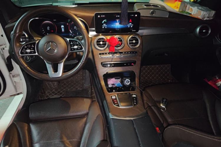 Used Mercedes-Benz GLC 2020 GLC 260 L 4MATIC Luxury Model Center Console