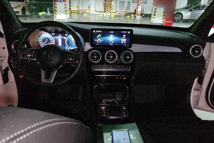 Used Mercedes-Benz GLC 2020 Facelifted GLC 260 L 4MATIC Dynamic Edition Center Console