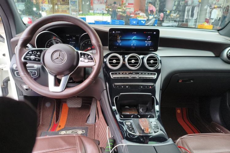 Used Mercedes-Benz GLC 2020 GLC 260 L 4MATIC Dynamic Model Center Console
