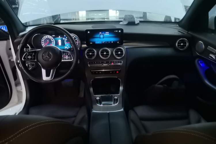 Used Mercedes-Benz GLC 2020 Facelifted GLC 300 L 4MATIC AMG-Line Center Console