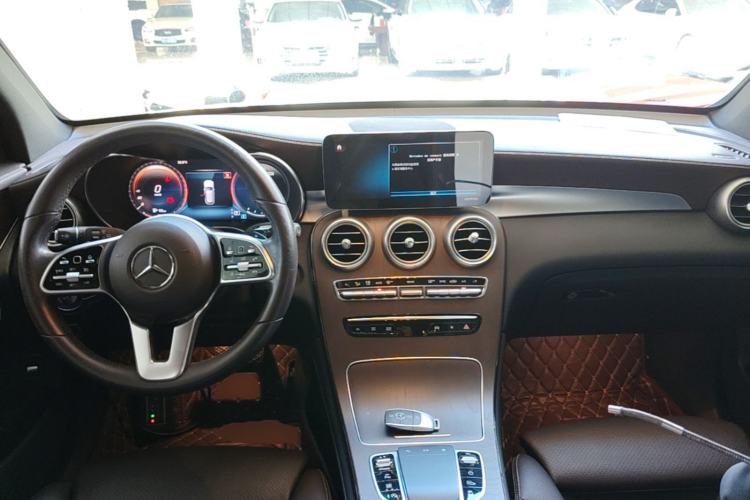 Used Mercedes-Benz GLC 2020 Facelift GLC 260 L 4MATIC Luxury Edition Center Console