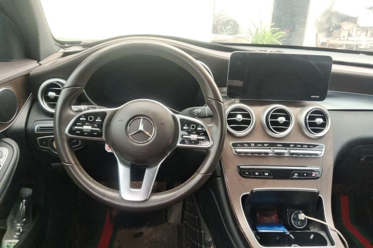 Used Mercedes-Benz GLC 2020 Facelift GLC 260 L 4MATIC Luxury Edition Center Console