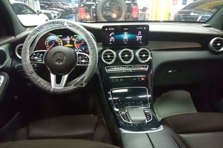 Used Mercedes-Benz GLC 2020 Facelift GLC 260 L 4MATIC Luxury Edition Center Console