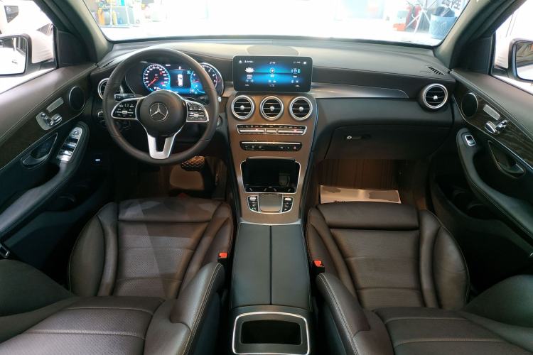 Used Mercedes-Benz GLC 2020 GLC 300 L 4MATIC Dynamic Edition Center Console