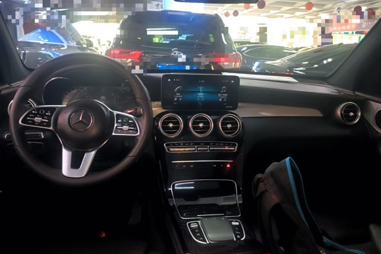 Used Mercedes-Benz GLC 2020 Facelifted GLC 260 L 4MATIC Dynamic Edition Center Console