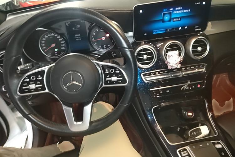 Used Mercedes-Benz GLC 2020 GLC 260 L 4MATIC Dynamic Model Center Console