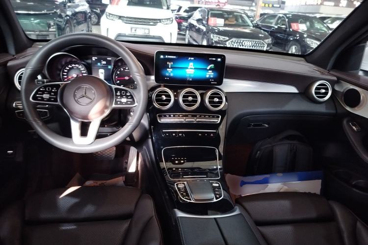 Used Mercedes-Benz GLC 2020 GLC 260 L 4MATIC Dynamic Model Center Console