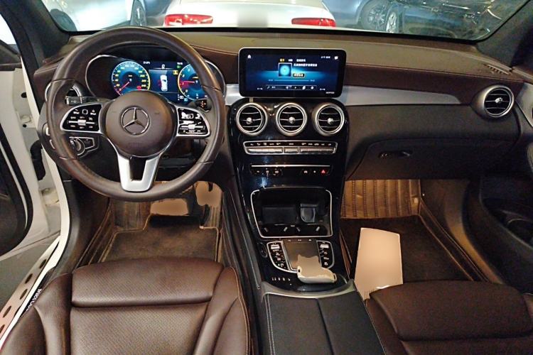 Used Mercedes-Benz GLC 2020 Facelifted GLC 260 L 4MATIC Dynamic Edition Center Console