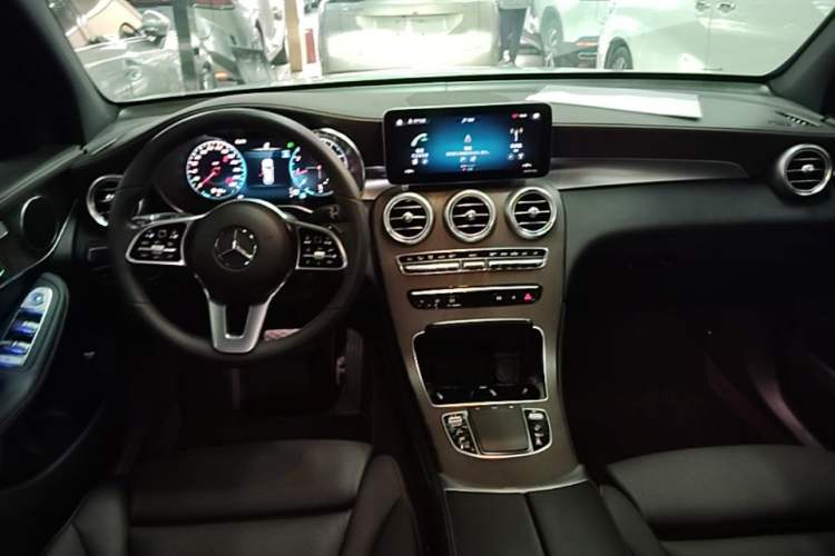 Used Mercedes-Benz GLC 2020 GLC 260 L 4MATIC Luxury Model Center Console