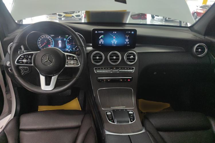 Used Mercedes-Benz GLC 2020 Facelifted GLC 300 L 4MATIC Luxury Edition Center Console
