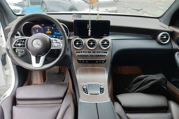 Used Mercedes-Benz GLC 2020 Facelift GLC 300 L 4MATIC Dynamic Edition Center Console