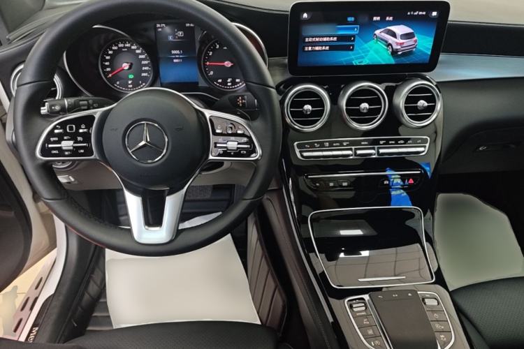 Used Mercedes-Benz GLC 2020 GLC 260 L 4MATIC Dynamic Model Center Console