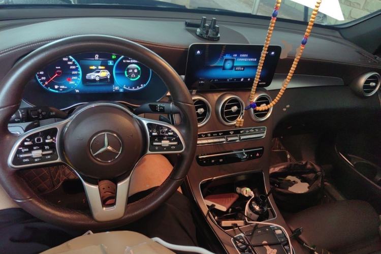 Used Mercedes-Benz GLC 2020 Facelift GLC 260 L 4MATIC Luxury Edition Center Console