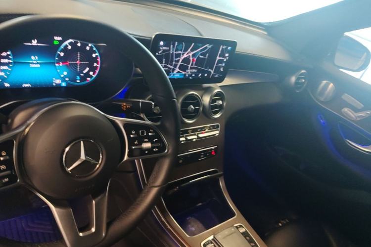 Used Mercedes-Benz GLC 2020 Facelift GLC 300 L 4MATIC Dynamic Edition Center Console
