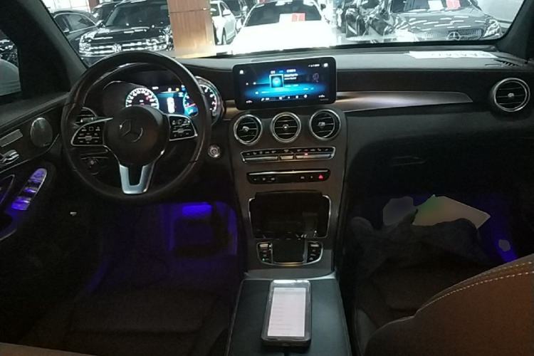 Used Mercedes-Benz GLC 2020 Facelifted GLC 300 L 4MATIC AMG-Line Center Console