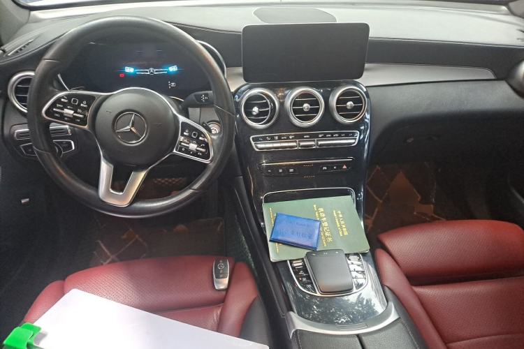Used Mercedes-Benz GLC 2020 GLC 300 L 4MATIC Dynamic Edition Center Console