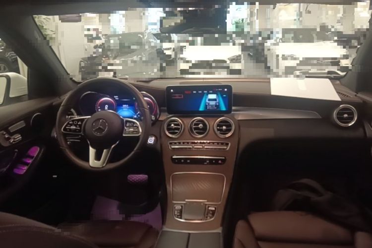 Used Mercedes-Benz GLC 2020 GLC 300 L 4MATIC Dynamic Edition Center Console
