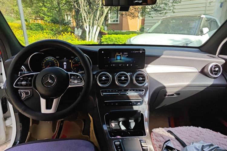 Used Mercedes-Benz GLC 2020 Facelift GLC 300 L 4MATIC Dynamic Edition Center Console
