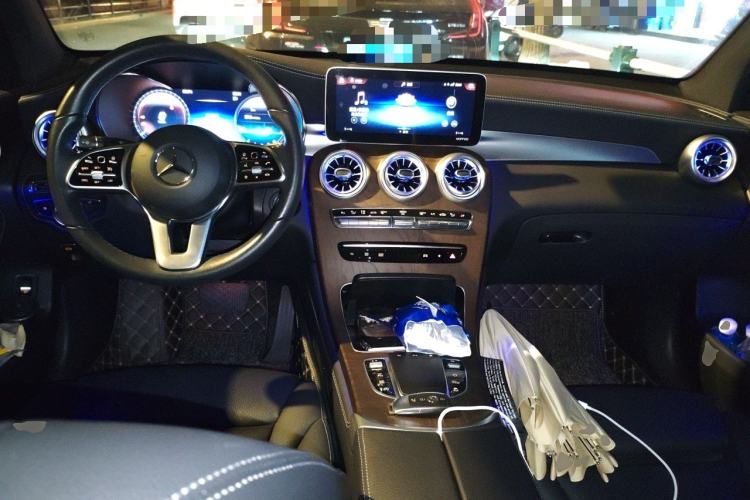 Used Mercedes-Benz GLC 2020 Facelift GLC 300 L 4MATIC Dynamic Edition Center Console