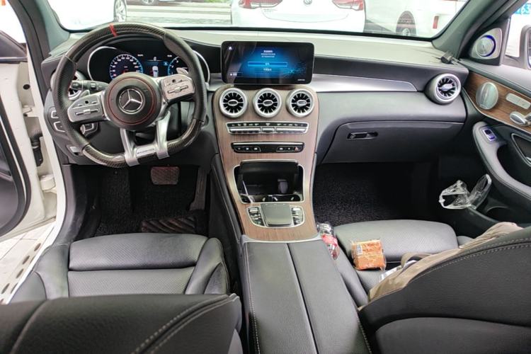 Used Mercedes-Benz GLC 2020 GLC 300 L 4MATIC Luxury Model Center Console
