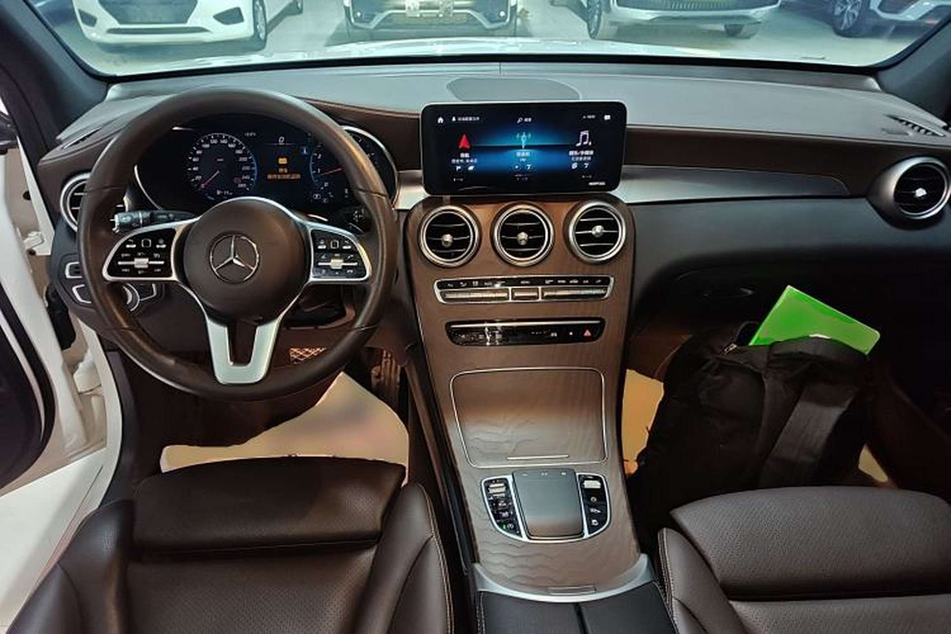 Used Mercedes-Benz GLC 2020 Facelift GLC 260 L 4MATIC Luxury Edition Center Console