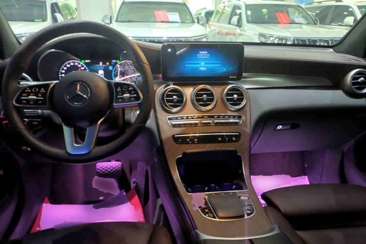 Used Mercedes-Benz GLC 2020 GLC 300 L 4MATIC Dynamic Edition Center Console