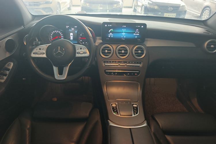 Used Mercedes-Benz GLC 2020 GLC 260 L 4MATIC Dynamic Model Center Console