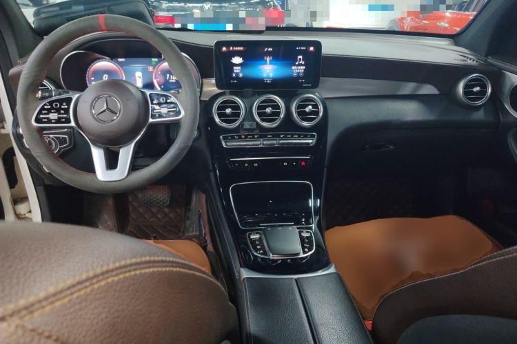 Used Mercedes-Benz GLC 2020 Facelifted GLC 260 L 4MATIC Dynamic Edition Center Console