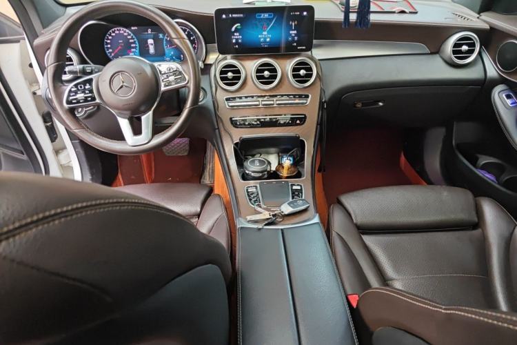 Used Mercedes-Benz GLC 2020 GLC 300 L 4MATIC Dynamic Edition Center Console