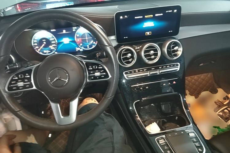Used Mercedes-Benz GLC 2020 Facelifted GLC 260 L 4MATIC Dynamic Edition Center Console