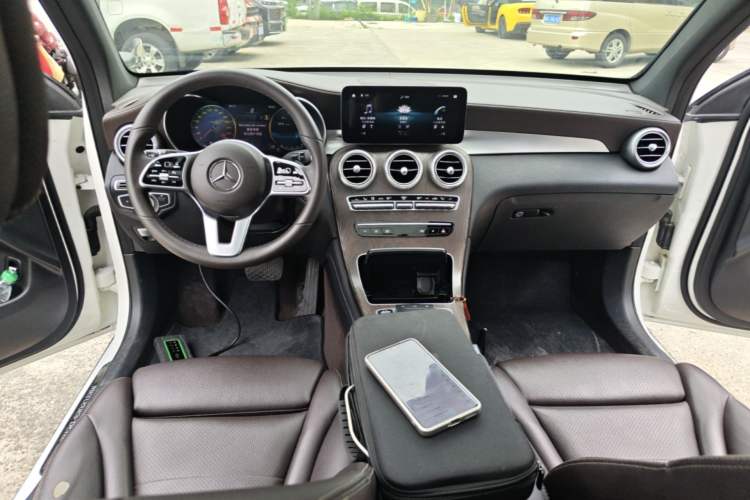 Used Mercedes-Benz GLC 2020 Facelift GLC 260 L 4MATIC Luxury Edition Center Console