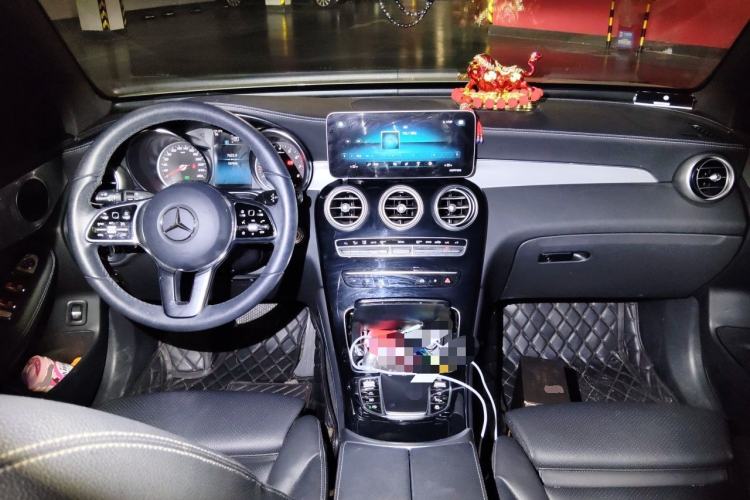 Used Mercedes-Benz GLC 2020 GLC 260 L 4MATIC Dynamic Model Center Console