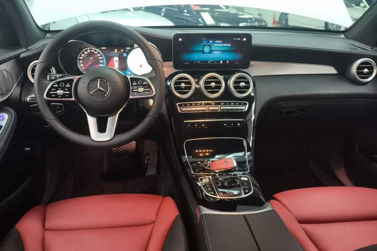 Used Mercedes-Benz GLC 2020 Facelift GLC 300 L 4MATIC Dynamic Edition Center Console