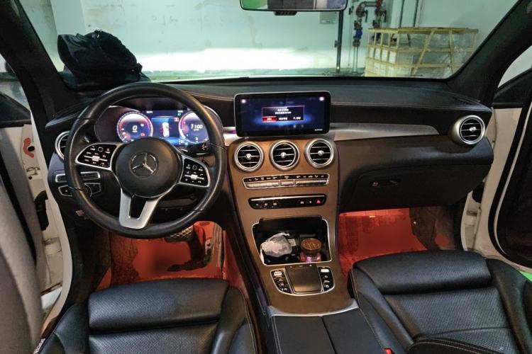 Used Mercedes-Benz GLC 2020 Facelift GLC 300 L 4MATIC Dynamic Edition Center Console
