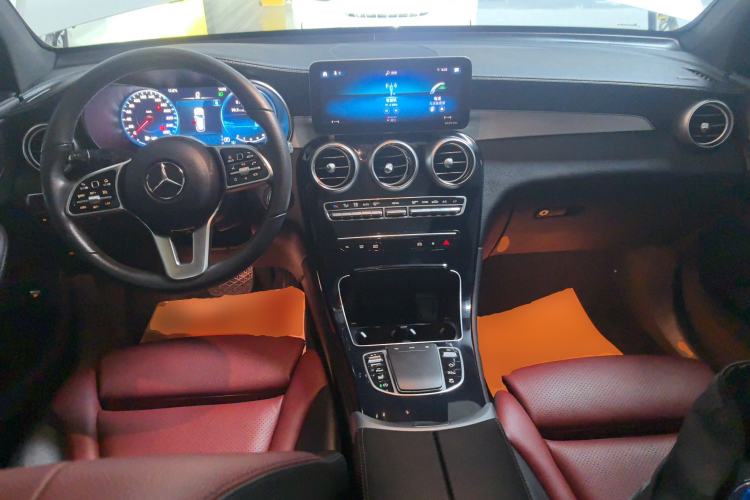Used Mercedes-Benz GLC 2020 Facelifted GLC 260 L 4MATIC Dynamic Edition Center Console
