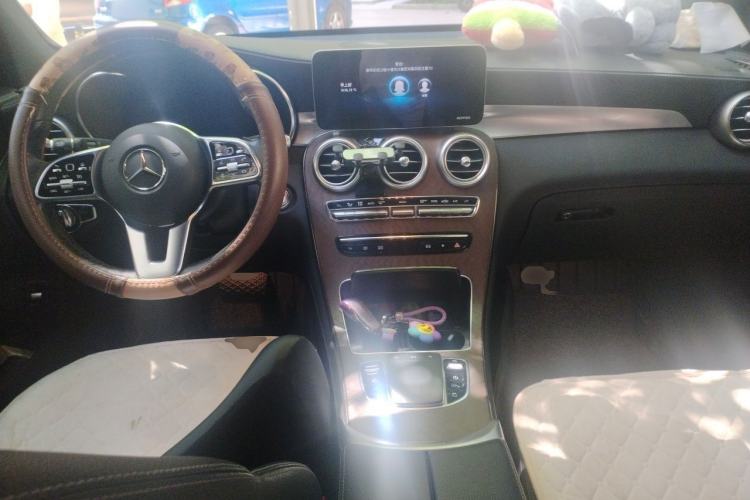 Used Mercedes-Benz GLC 2020 GLC 260 L 4MATIC Luxury Model Center Console