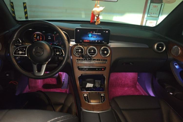 Used Mercedes-Benz GLC 2020 Facelifted GLC 300 L 4MATIC Luxury Edition Center Console