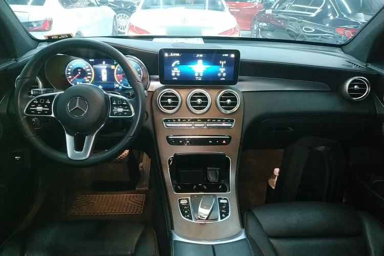Used Mercedes-Benz GLC 2020 GLC 300 L 4MATIC Dynamic Edition Center Console