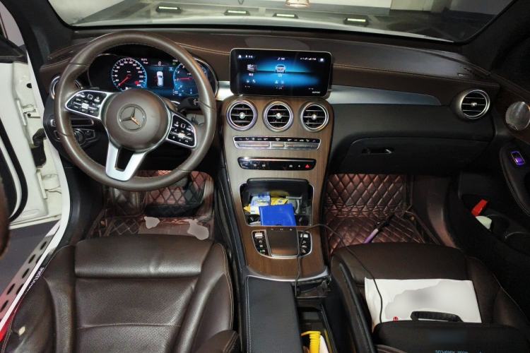 Used Mercedes-Benz GLC 2020 Facelift GLC 300 L 4MATIC Dynamic Edition Center Console