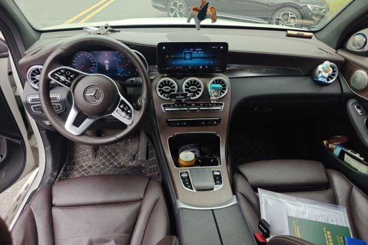 Used Mercedes-Benz GLC 2020 Facelift GLC 300 L 4MATIC Dynamic Edition Center Console