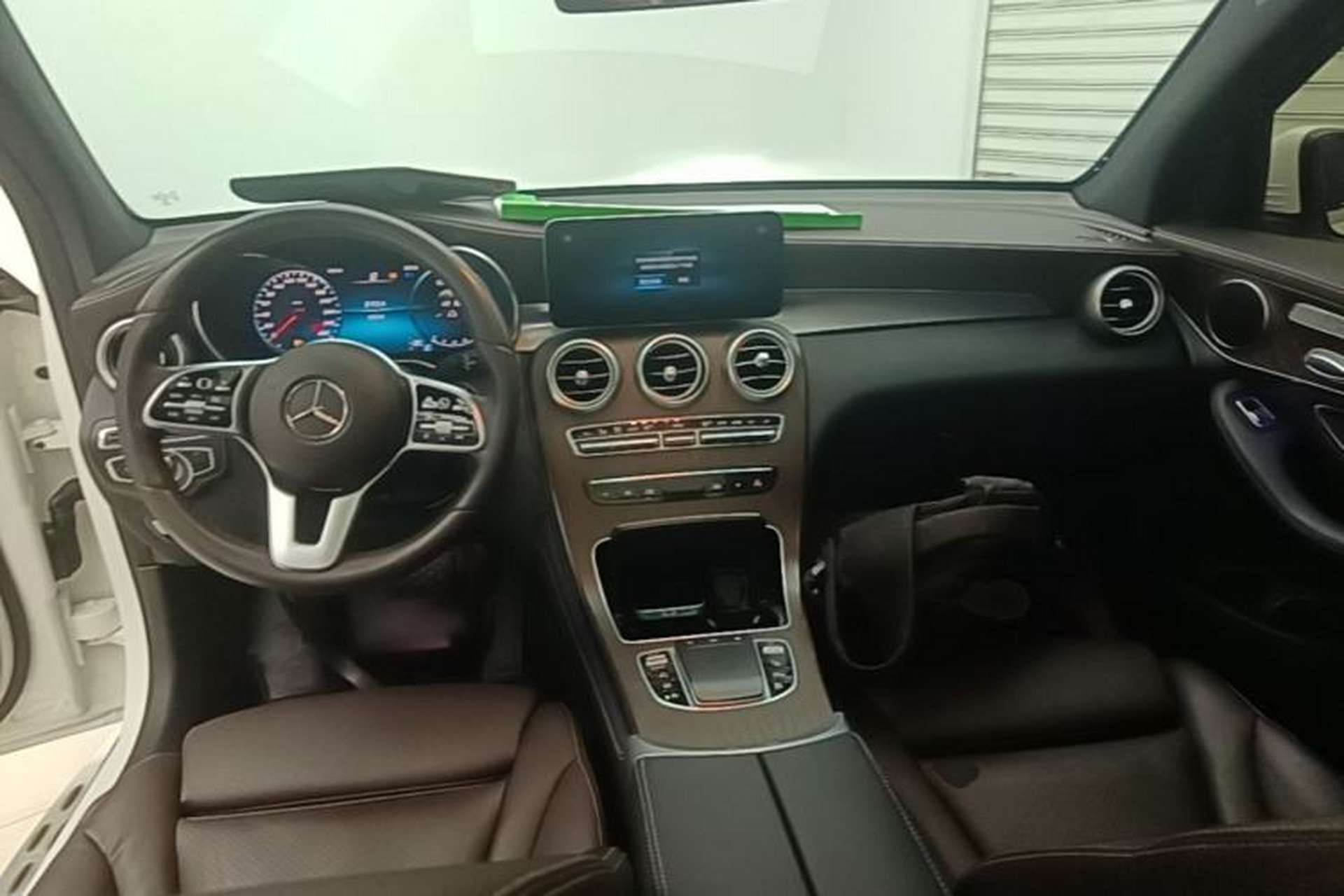 Used Mercedes-Benz GLC 2020 Facelift GLC 260 L 4MATIC Luxury Edition Center Console