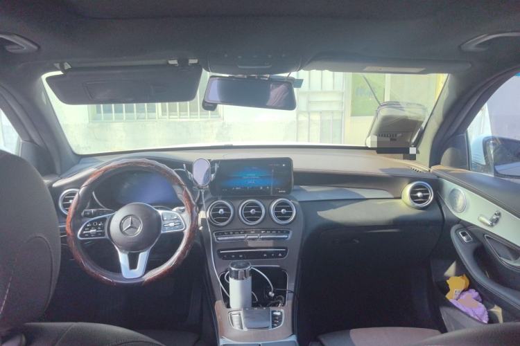 Used Mercedes-Benz GLC 2020 Facelifted GLC 260 L 4MATIC Dynamic Edition Center Console