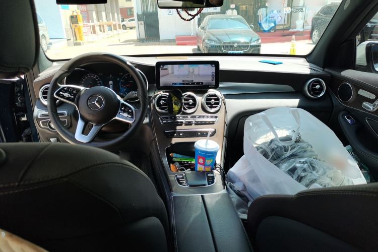 Used Mercedes-Benz GLC 2020 Facelift GLC 300 L 4MATIC Dynamic Edition Center Console
