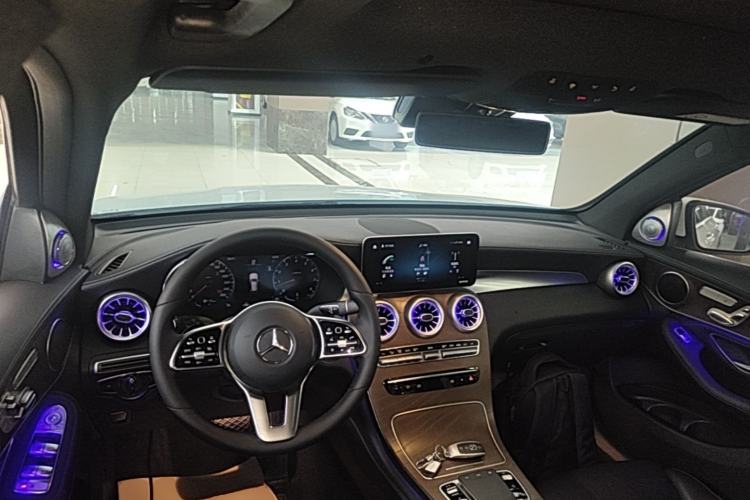 Used Mercedes-Benz GLC 2020 GLC 300 L 4MATIC Dynamic Edition Center Console