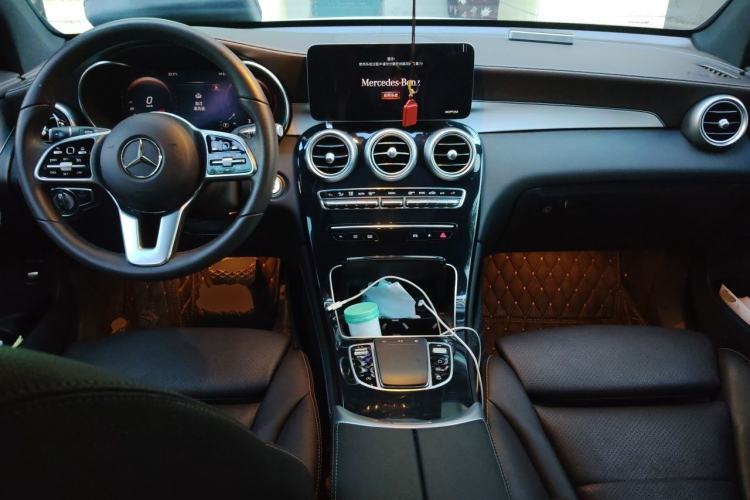 Used Mercedes-Benz GLC 2020 Facelifted GLC 260 L 4MATIC Dynamic Edition Center Console